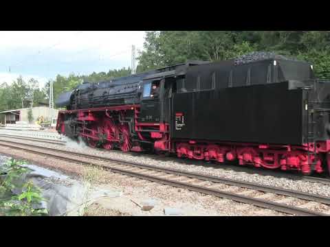 Alte Dampflokomotive im Bahnhof St. Georgen im Schwarzwald. Eisenbahn Nostalgie | Bushcraft Lexikon