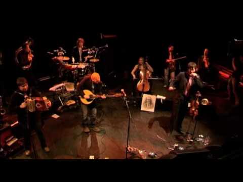 Bellowhead: "Prickle-Eye Bush"