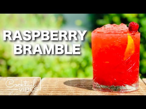 How To Make a RASPBERRY BRAMBLE | 1-Minute Cocktail Recipes