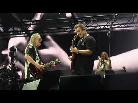 Sam Fender / Phil Martin - ‘The Boys Are Back In Town’ Thin Lizzy cover - SJP Night 3 4K UHD