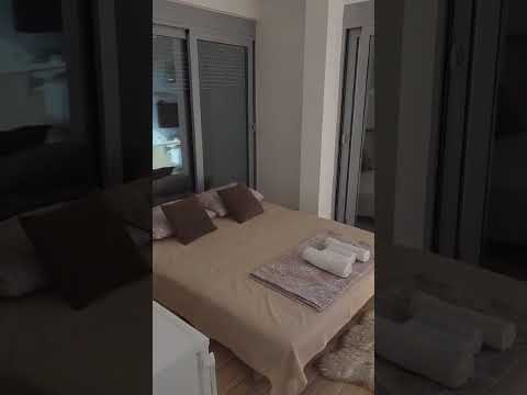 Appartamento con una camera da letto e vista mare., alloggi privati a Dobre Vode, Montenegro - Video