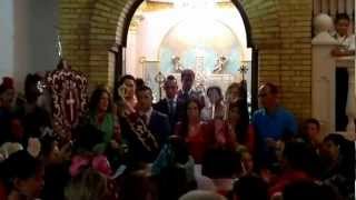 preview picture of video 'Hermanos de la Cruz de Abajo le cantan en la apertura de la capilla 2012'