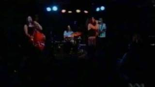 Wendy Matthews - Standing Strong (Live at The Basement)