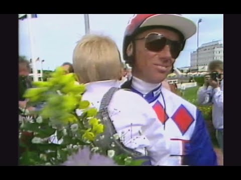 Napoletano & Stig H Johansson vinner Elitloppet på Solvalla 1989 (lopp & segerceremoni).