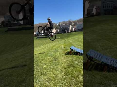 Day 5 of jumping 1 foot for every 1000 followers! #mtbbikes #mountainbikeskills #bigjumps #viral