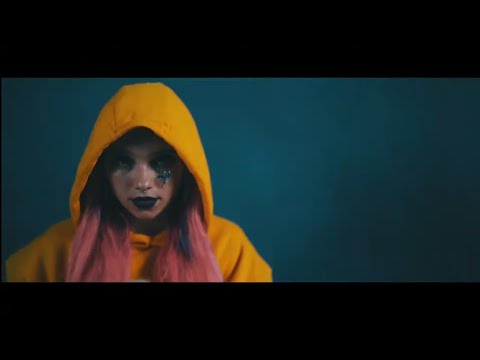 Angie Corine - Kamikaze (Video Oficial)