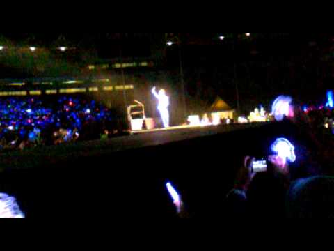 [120922] SMTown III Jakarta - Kyuhyun & Max Just The Way You Are (1)