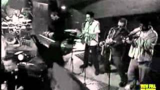 UB40 &amp; Ken Boothe Sing The Train Is Coming.mp4