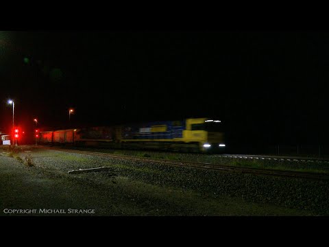 7PM5 Pacific National Mixed Freight At Night (11/8/2020) - PoathTV Australian Trains & Railways