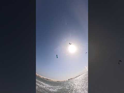 One of the highest kiteloops i have ever done 🤯🦅 #kiteboarding #flying #extremesports #brazil