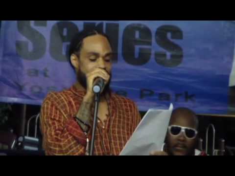 Bilal sings Earth, Wind and Fire at White Plains, NY. 8/5/16