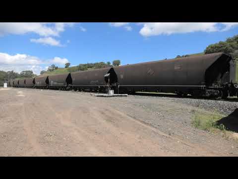 6021 + 6002 + 6043 down empty  coalie crosses up loaded coalie  at Ardglen 8/2/21.