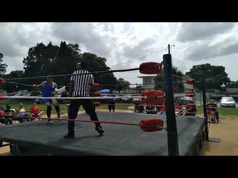 El Mascarado vs Johnny Franco