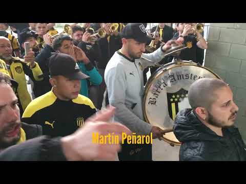 "Entrada de la Percusión- Hinchada de Peñarol (vs liverpool)" Barra: Barra Amsterdam • Club: Peñarol • País: Uruguay
