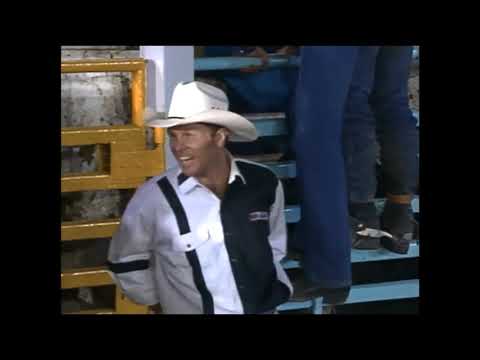 Art Watson vs Jumpin' Julio - 94 PBR Paso Robles (79 pts)