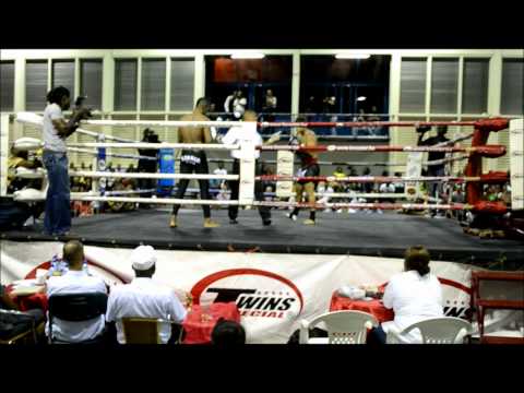 Ernesto Gomes da Silva Aruba VS Rivelino Dongo suriname