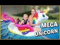 MEGA REGENBOOG UNiCORN FLOAT iN ZWEMBAD! ? | Bellinga Familie Vloggers #1422