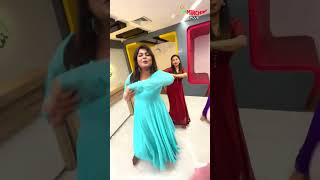 Download lagu Here’s our team grooving to Oodha Oodha Oodha Poo! #RewindRaagam – 90’s Super Hit Songs - on Mirchi! mp3