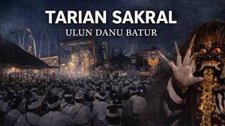 Download lagu HEBOH‼️ Moment Menegangkan Tarian Sakral di Pura Ulun Danu Batur  😱 mp3