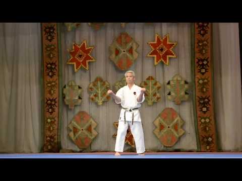 Goju Ryu karate-do. Sensei Masakazu Kuramoto. Kata Seisan.