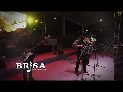 Carlos y Jose Jr. - Dos Hojas Sin Rumbo (En Vivo)