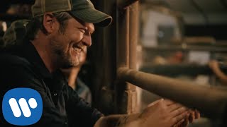 Musik-Video-Miniaturansicht zu Hell Right Songtext von Blake Shelton