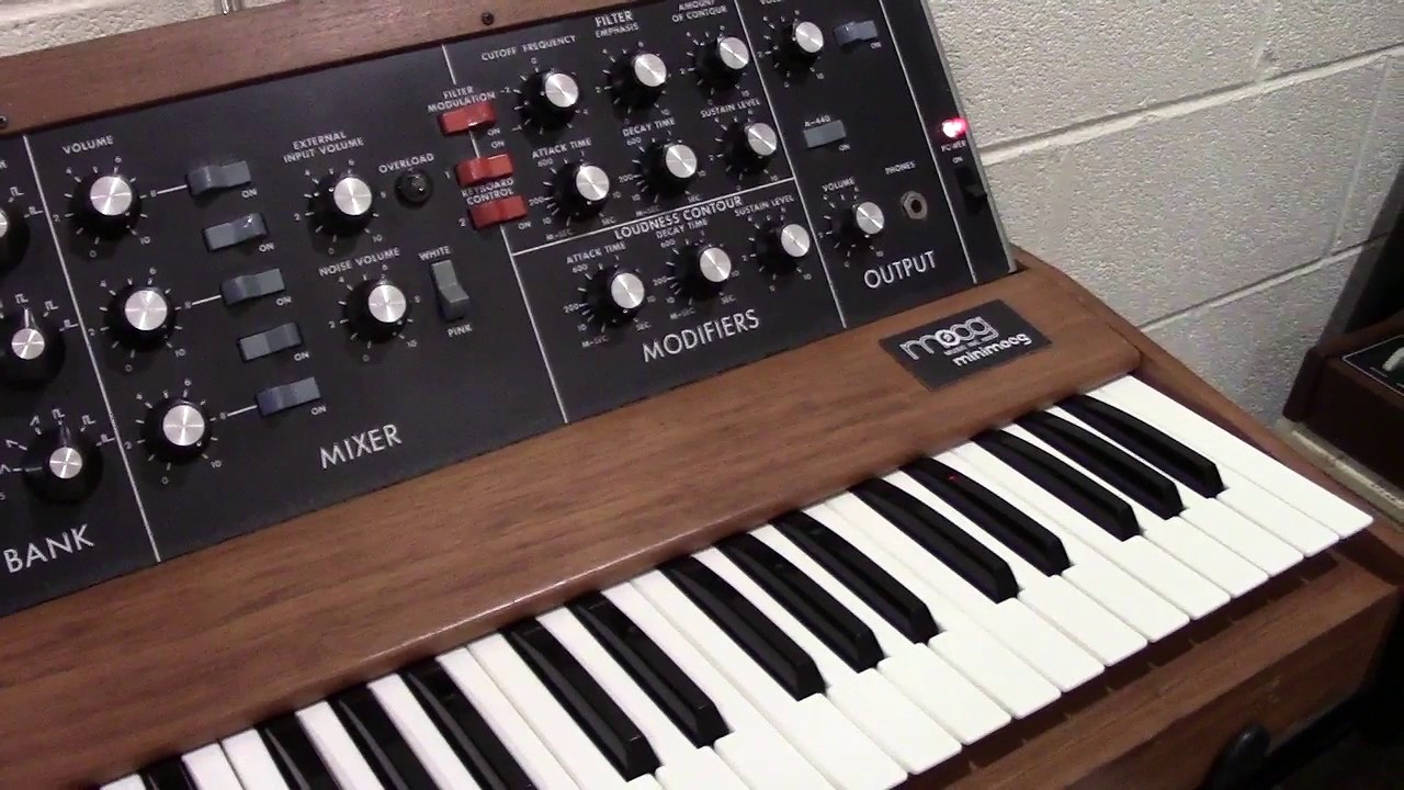 Behringer Model D Demo/Comparison (by Synthpro) - YouTube