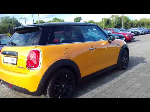 Video of Cooper D 3door. Black Pack.