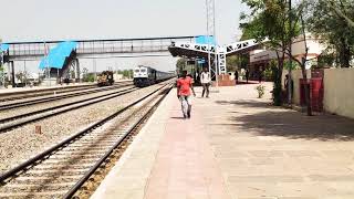 preview picture of video '14853 Varanasi To Jodhpur Marudhar Express Departed From Bassi'