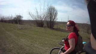 preview picture of video 'Cu vantul din fata catre padurea Comana din judetul Giurgiu. Bicicleta, CUBE, MTB'