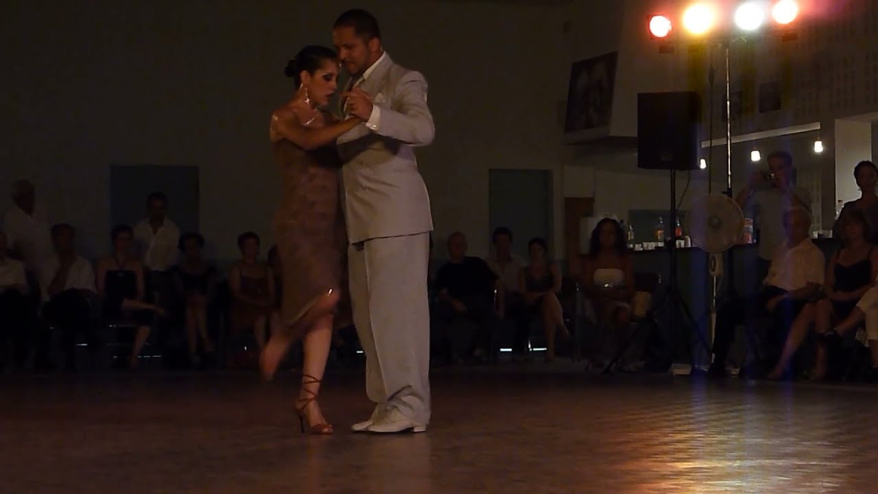 Frank Obregón y Jenny Gil en Francia - Mi Dolor Juan D'Arienzo - Osvaldo Ramos