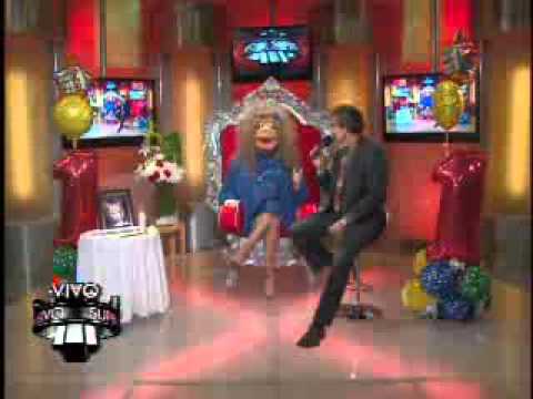 SuperXclusivo 10/21/11 - La Comay discute las incongruencias de declaraciones de Carlos Cacho 1/3