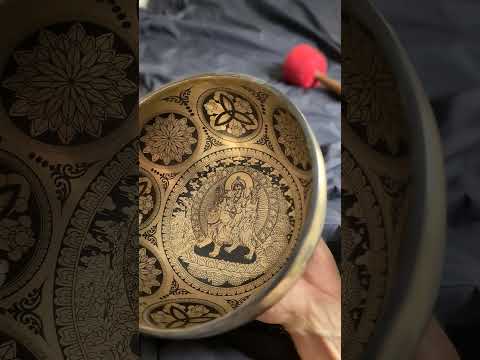 [A221] Особлива гравійована чаша, "superfine carving" singing bowl, ⌀19.8cm / 1255g, 🔽 Біля Ля, 218 Гц (A3 -15c), 🔼 Біля Ре Дієз, 638 Гц (D#5 +45c) — VAYU sounds
