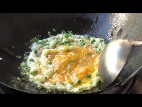 Taiwanese Egg Fried Rice / 台式蛋炒飯 - Wok Skills in Taiwan