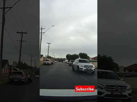 that was close 🤨 #drivingfails #shorts #nearmiss #fail #dangerousdriving #youtubeshorts