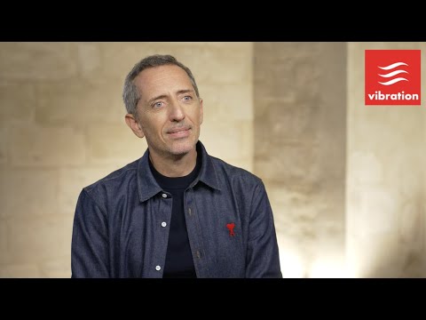 Interview de Gad Elmaleh pour son film "Reste un peu"