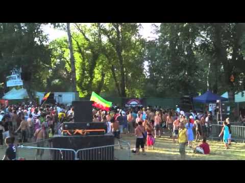 Ras Tweed & Salomon Heritage @ Garance Reggae Festival 2013 dub station corner