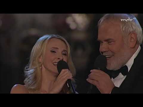 Gunter Emmerlich, Peter Schreier, Eva Lind, Yvonne Wiedstruck singen klassische Weihnachtslieder