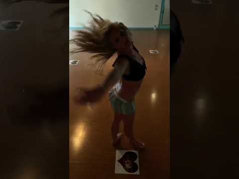 03.05.2021, Britney Spears Instagram Reels, Britney dancing at home