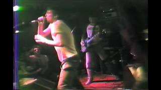 Descendents - I Wanna Be A Bear/I&#39;m Not A Loser Live 1985