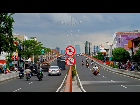 Walking in Surabaya (Indonesia)