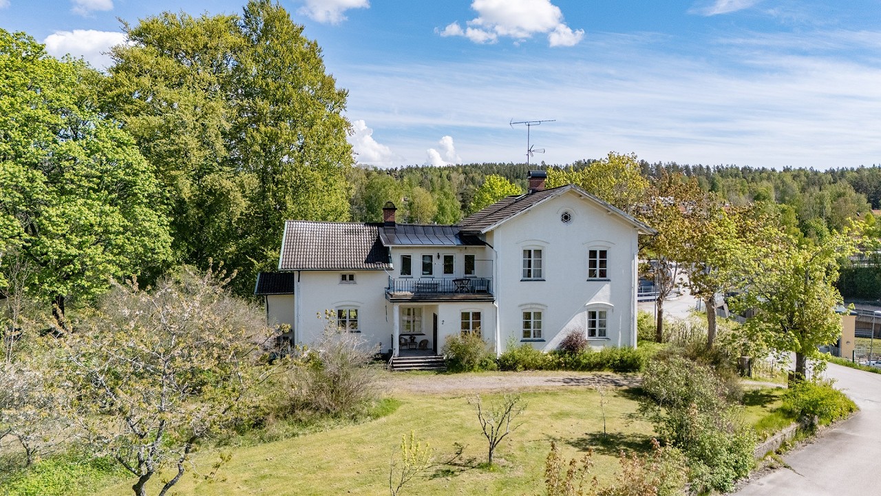 8 rum Villa på Fabriksvägen 2 Dals Långed Bengtsfors kommun - video