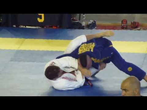 Richard Martin vs Mariusz Linke - IBJJF Rome Open 2013 - Black Senior 2 - Heavy