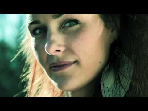 AKMĖJA "U RIGHT I LEFT" (FT. LINAS ADOMAITIS & B-SIMP)