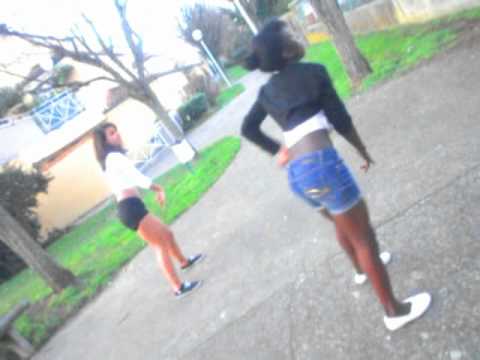 La Saomera - African Party (Lobo) by Cynthia & Raissa