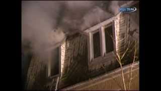 preview picture of video 'Wohnhausbrand Oelsnitz Erzgebirge ( Sachsen) 19.04.2002 - No Comment'
