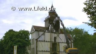 preview picture of video 'Abriss Felix-Metzmacher-Schule 20.08.2013 Langenfeld Rheinland'