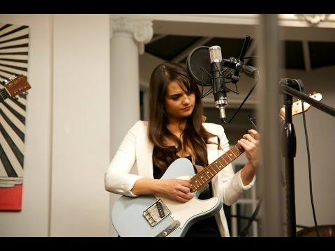 Kelly and the Hermanos - Pay No Mind (Behind the Glass Sessions)