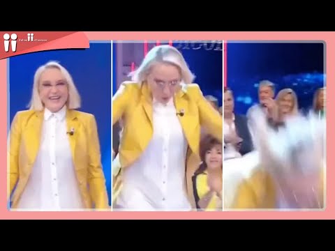 Eleonora Giorgi cade in diretta a "Italia sì" su Rai1: paura in studio, la reazione di Marco Liorni