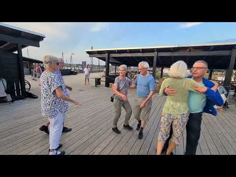 "Sekstur på række" (DK)